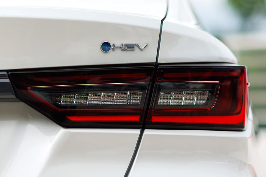 Ativ Tail light