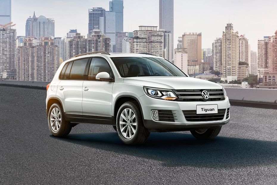 Volkswagen Tiguan Front Cross Side View