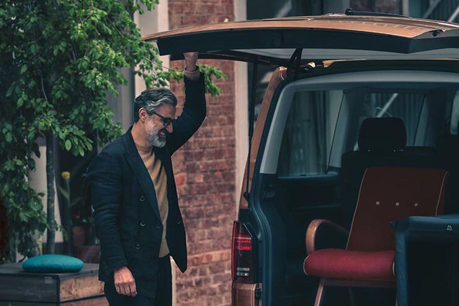 Volkswagen Multivan Kombi Trunk Open Closer View Volkswagen Multivan Kombi Trunk Open Closer View