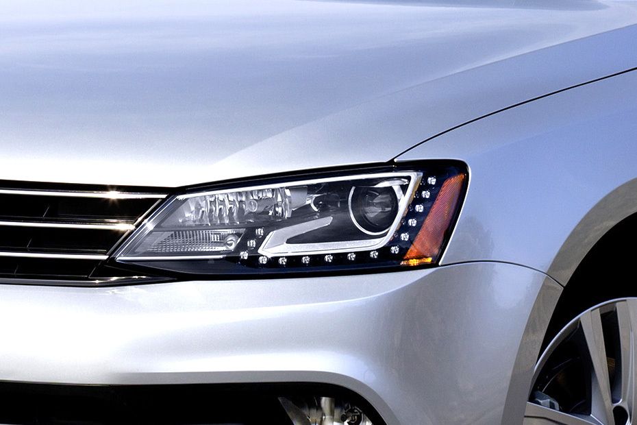 Volkswagen Jetta Headlight