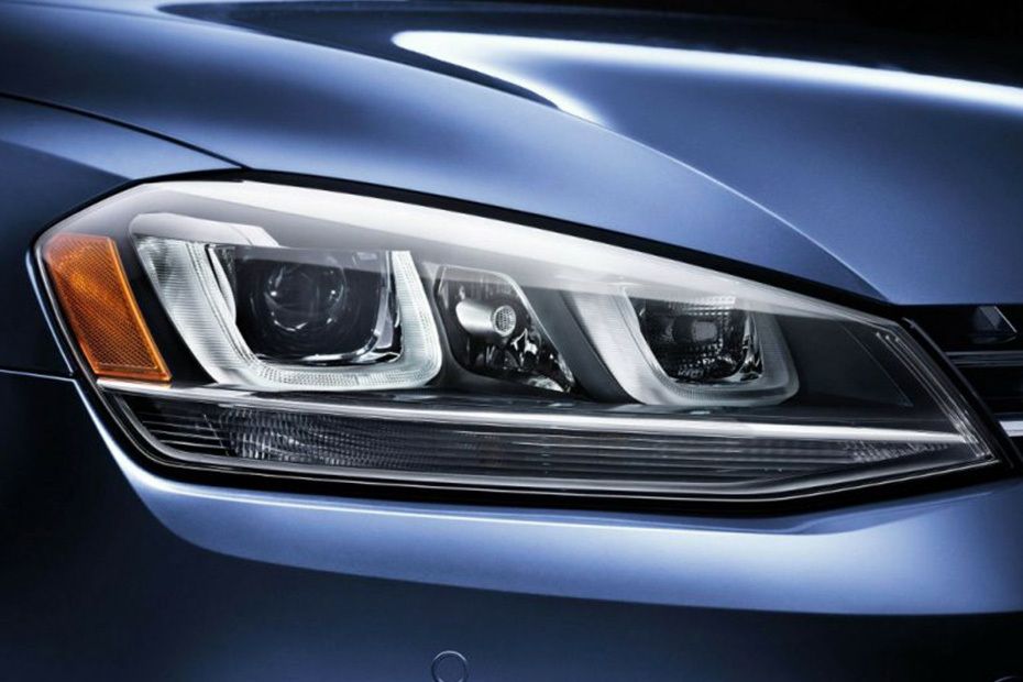 Volkswagen Golf GTS Headlight