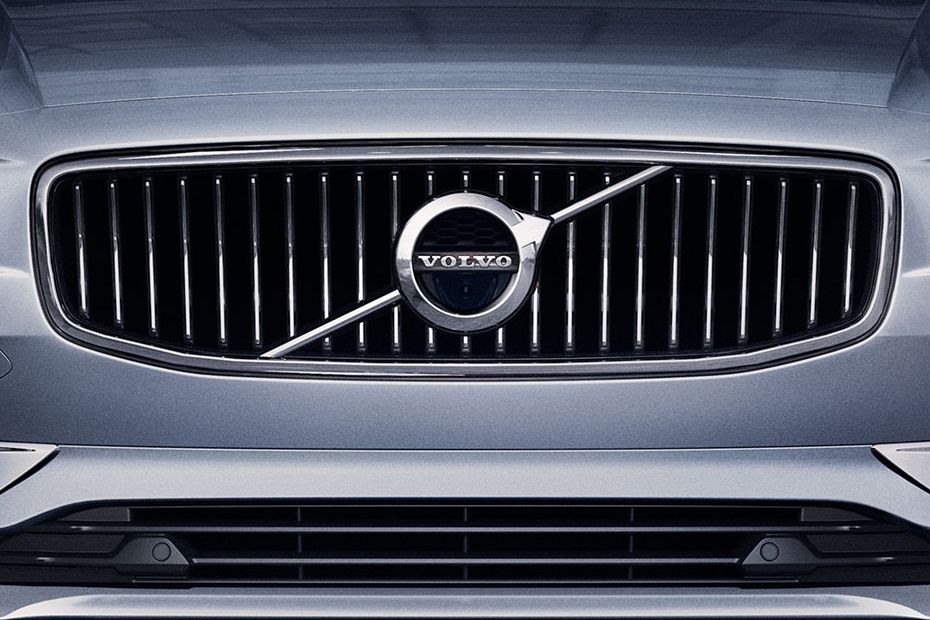 Volvo S90 Grille View