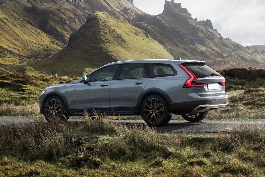 Rear Cross View of Volvo V90