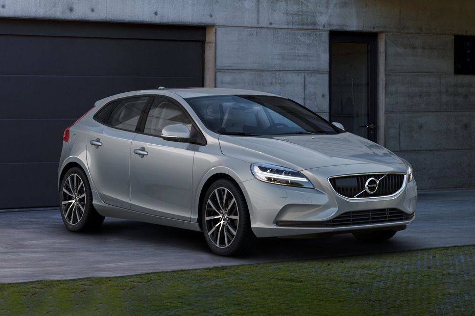 Volvo v40 2022