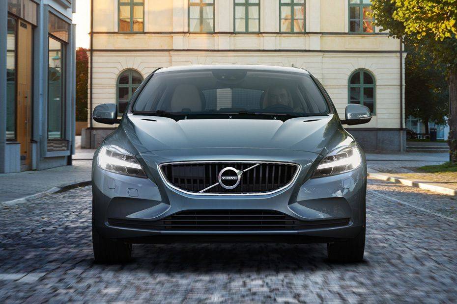 Volvo v40 2022