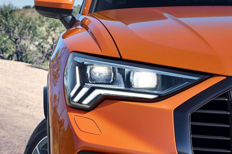 Audi Q3 Headlight