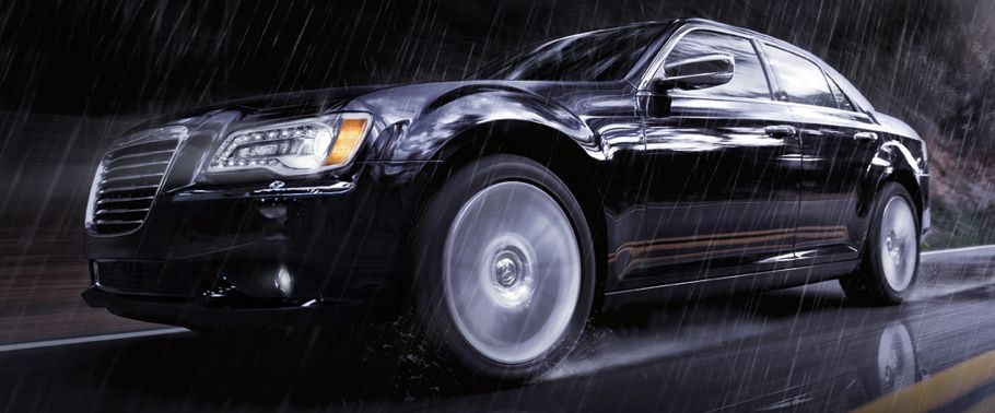 Chrysler 300C 2015 Side Medium View