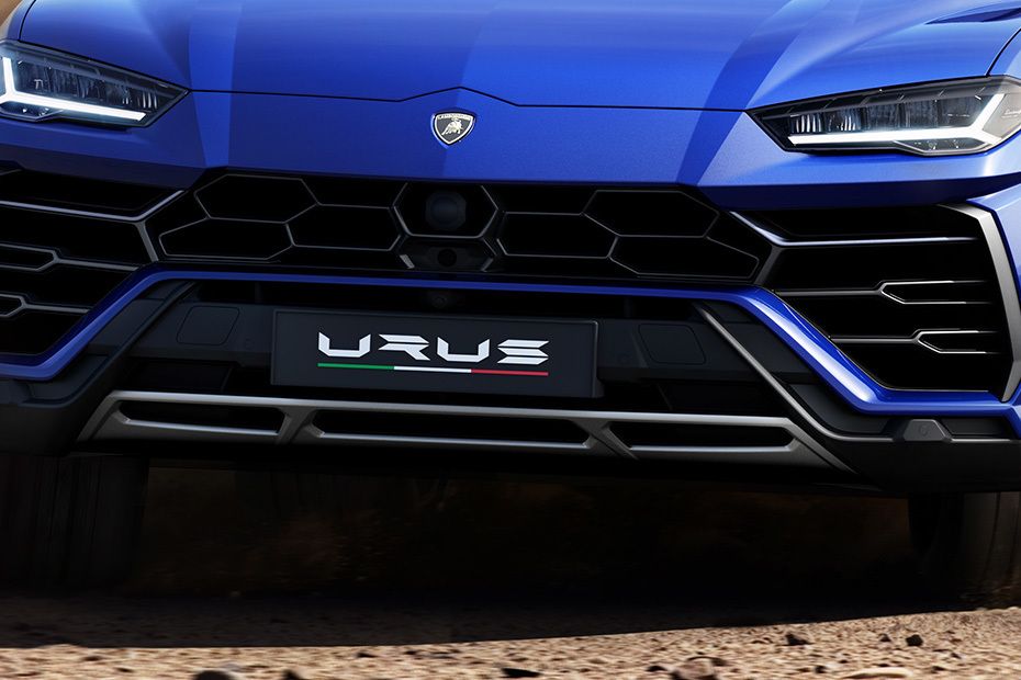 Lamborghini Urus Grille View