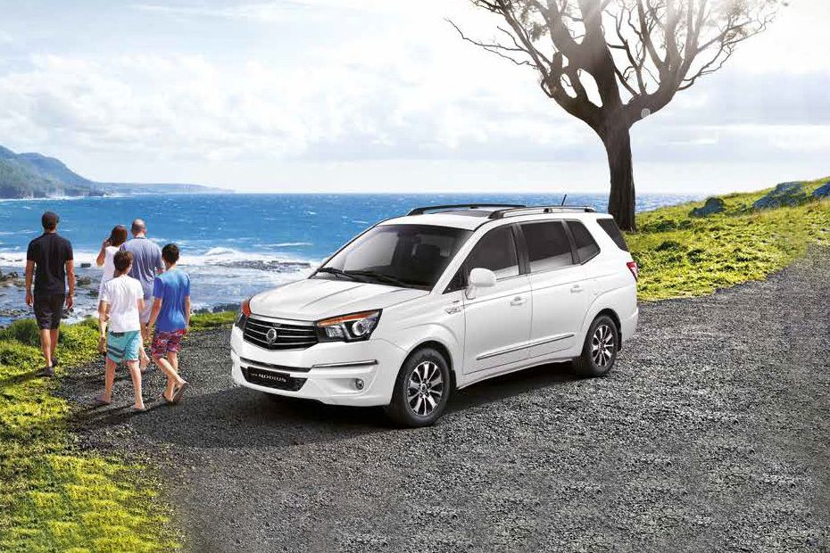 Ssangyong Rodius Front Side View Ssangyong Rodius Front Side View