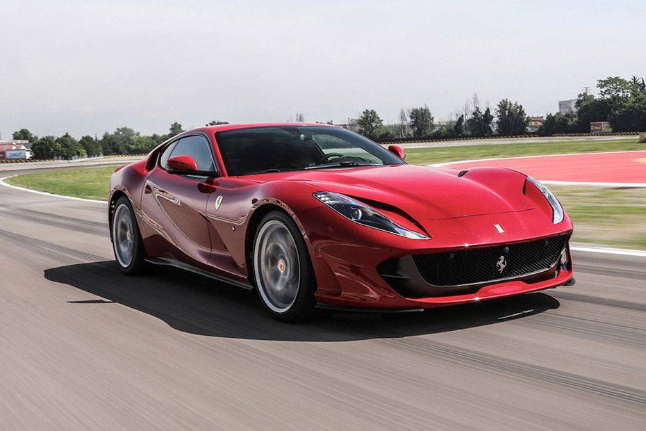 Ferrari 812 Superfast Front Cross Side View