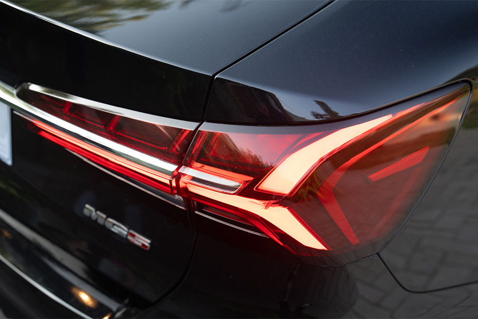 5 Prestige Tail light