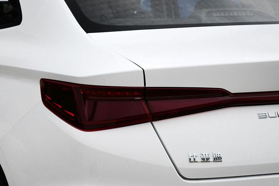 E3 Tail light