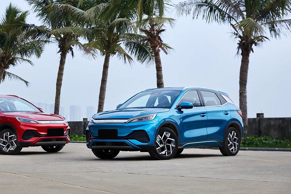 Atto 3 (2022-2024) Medium Angle Front View Atto 3 (2022-2024) Medium Angle Front View