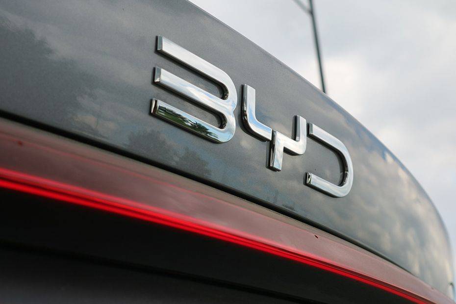 BYD Sealion 6 DM-i Branding