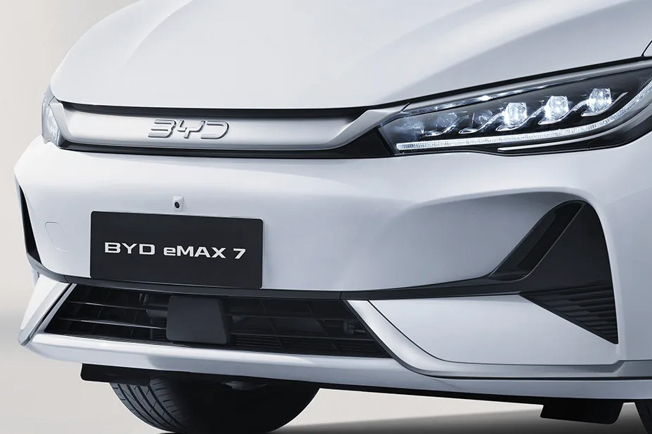 eMAX 7 Grille View eMAX 7 Grille View