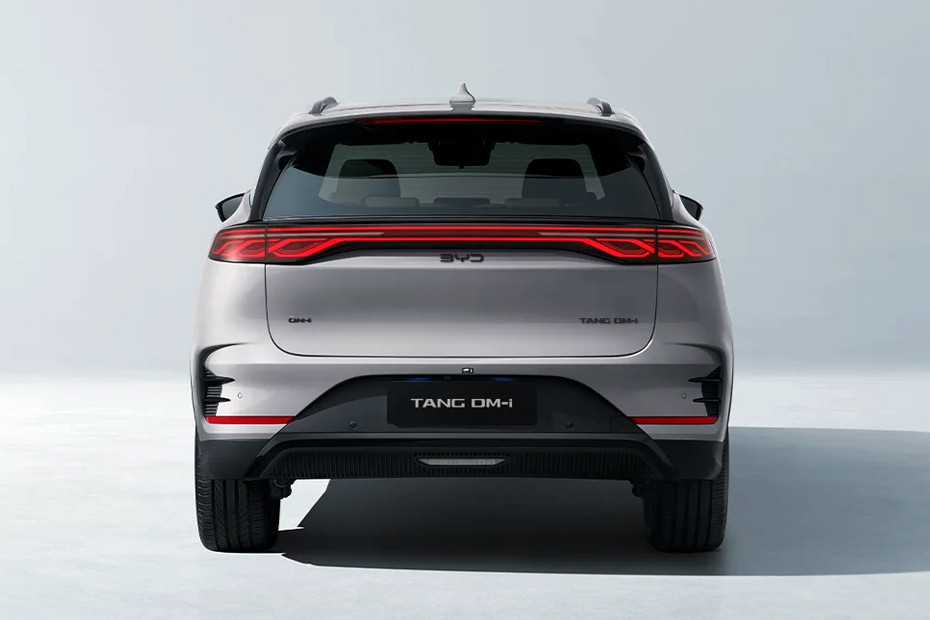 Full Rear View of BYD Tang DM-i