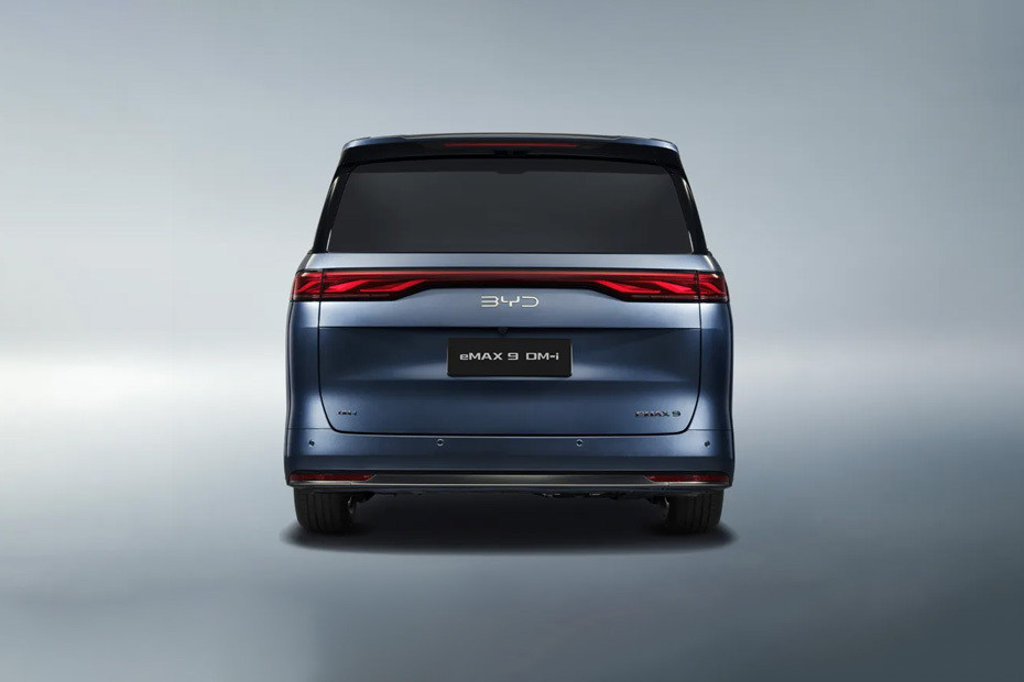 Full Rear View of BYD eMAX 9 DM-i