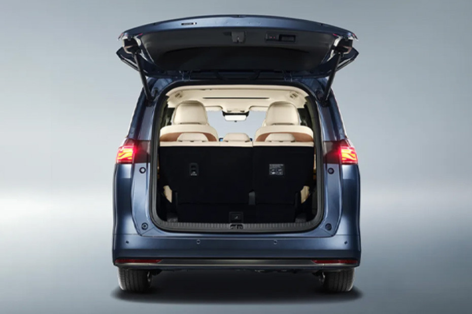 Trunk Open Closer View of eMAX 9 DM-i