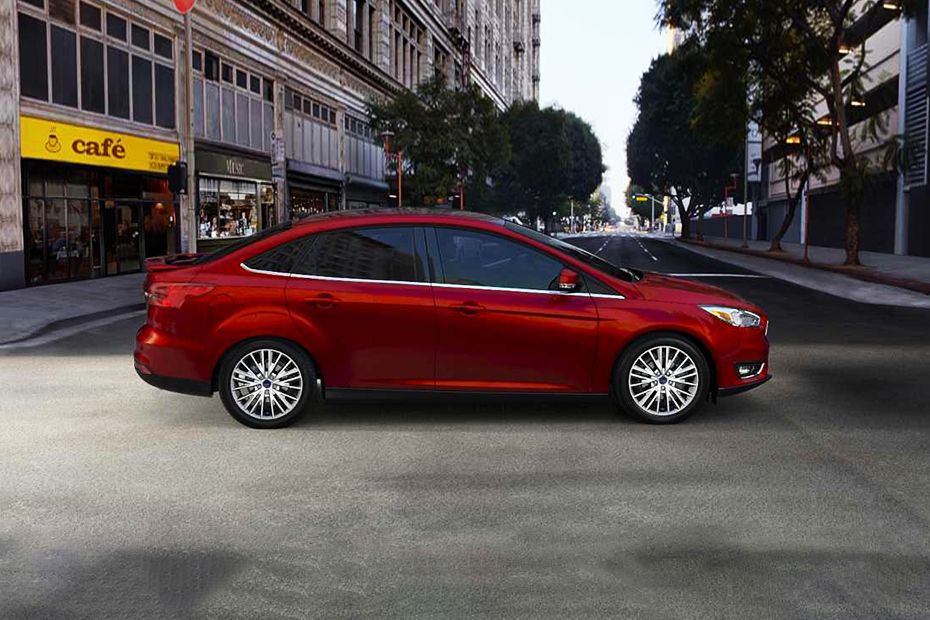 Ford Focus Sedan (2005-2019) Drivers Sideview Ford Focus Sedan (2005-2019) Drivers Sideview