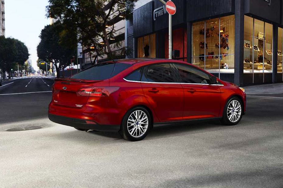 Focus Sedan (2005-2019) Rear angle view Focus Sedan (2005-2019) Rear angle view