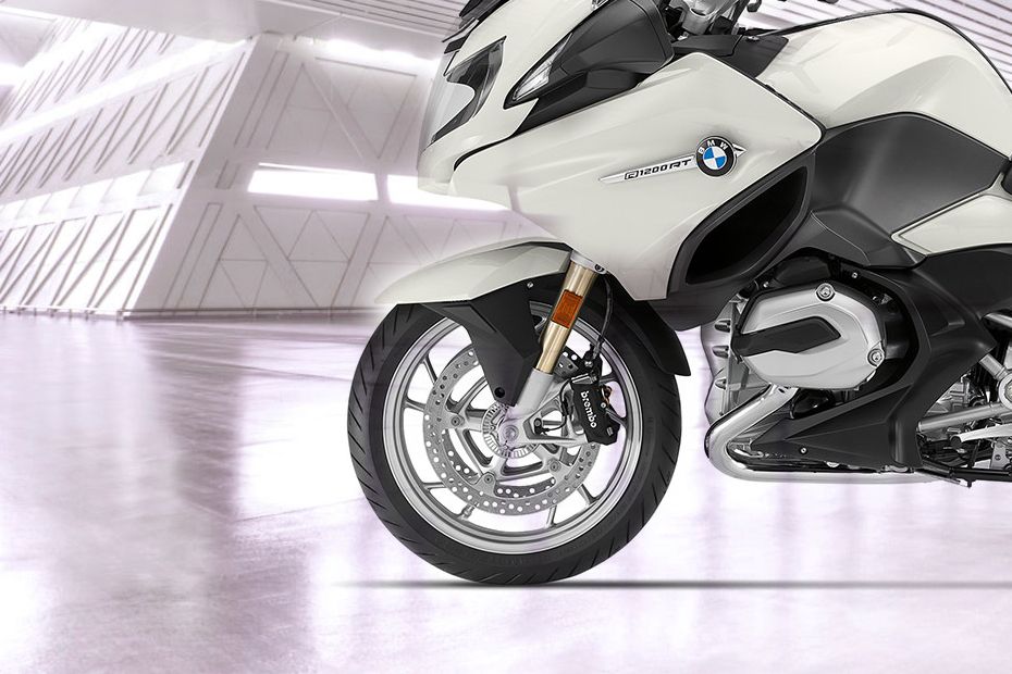 BMW R 1250 RT Front Tyre View