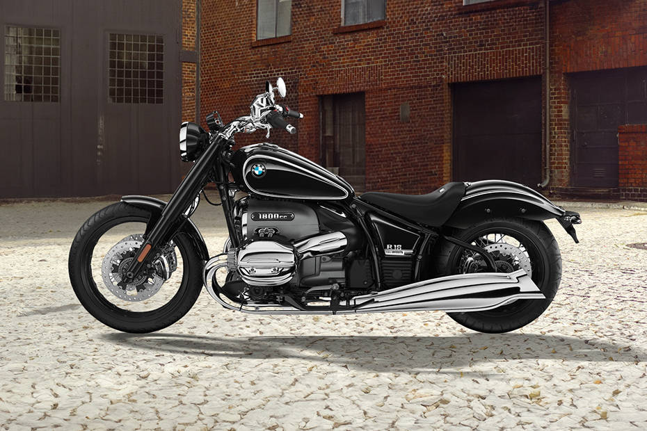 BMW R18 Left Side View Full Image BMW R18 Left Side View Full Image