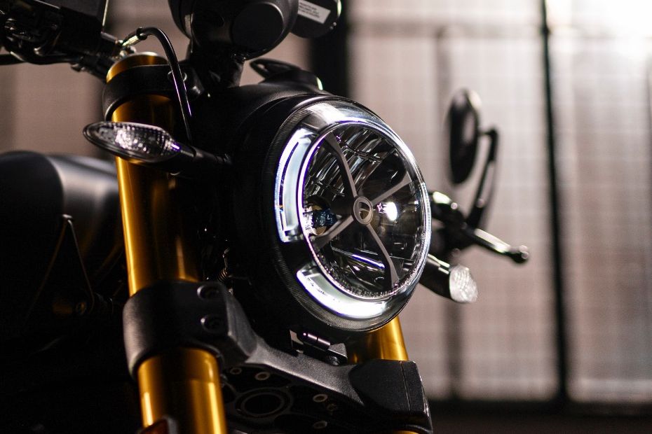 Ducati Scrambler 1100 Sport PRO Head Light View