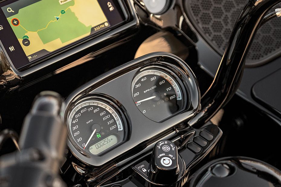 Harley-Davidson Road Glide Console View