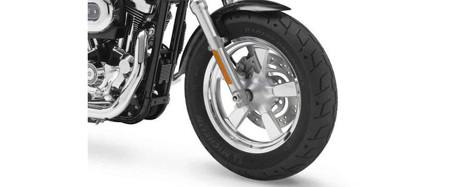 Harley-Davidson 1200C Front Tyre View Harley-Davidson 1200C Front Tyre View