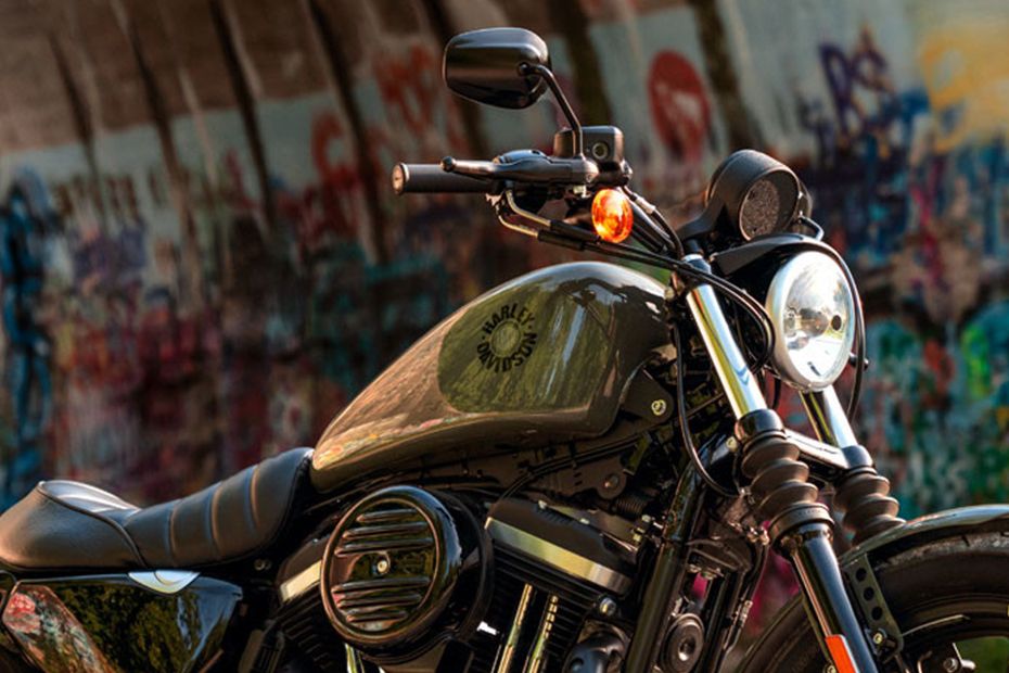 Harley-Davidson Iron 883 Fuel Tank View