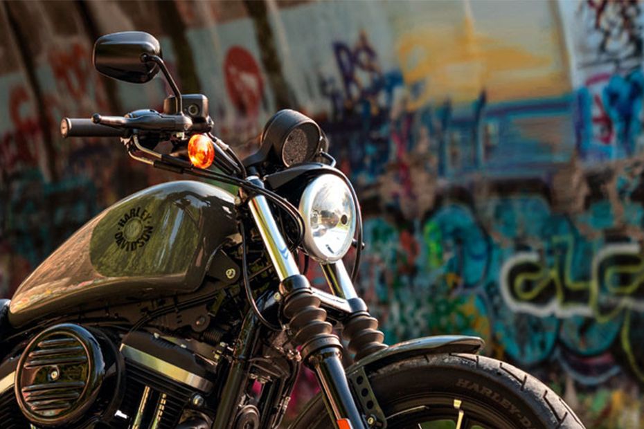 Harley-Davidson Iron 883 Head Light View