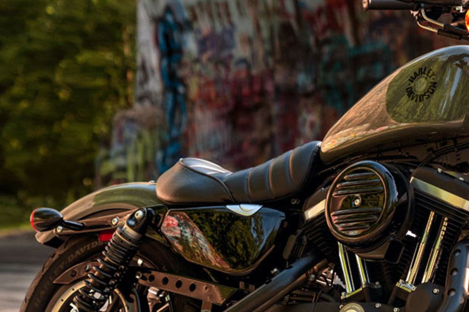 Harley-Davidson Iron 883 Rider Seat View