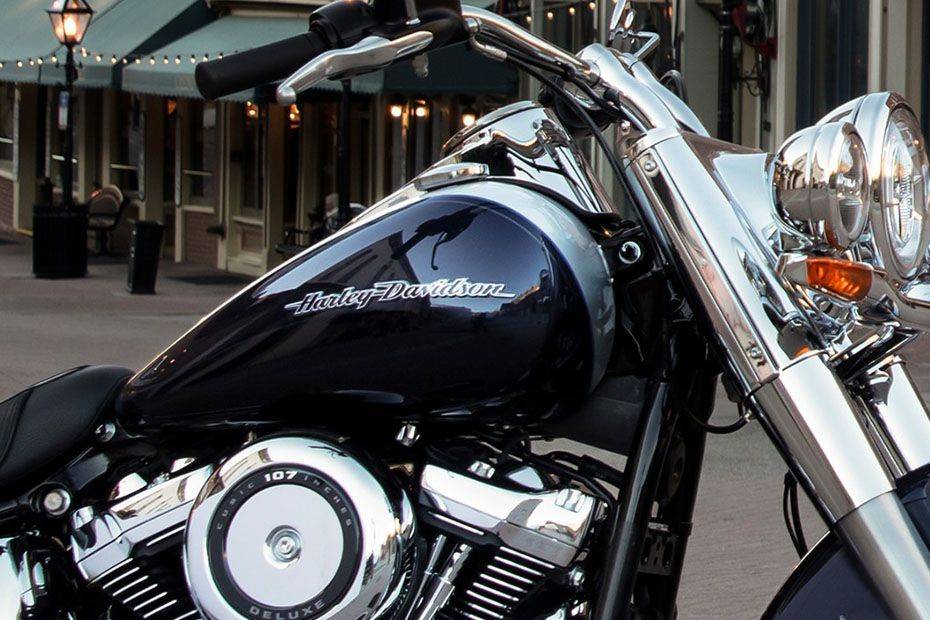 Photo du jour : Harley-Davidson Softail Deluxe Louis Vuitton