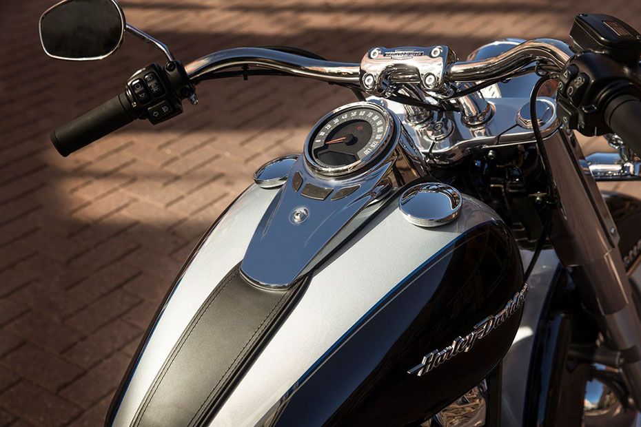 Harley-Davidson Deluxe Speedometer Harley-Davidson Deluxe Speedometer