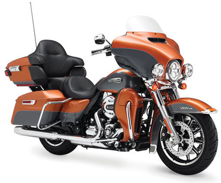 Harley-Davidson Electra Glide Ultra Classic Slant Rear View Full Image