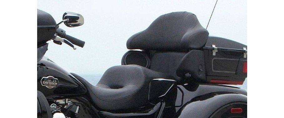 Harley-Davidson TRI Glide Ultra Classic Rider Seat View Harley-Davidson TRI Glide Ultra Classic Rider Seat View