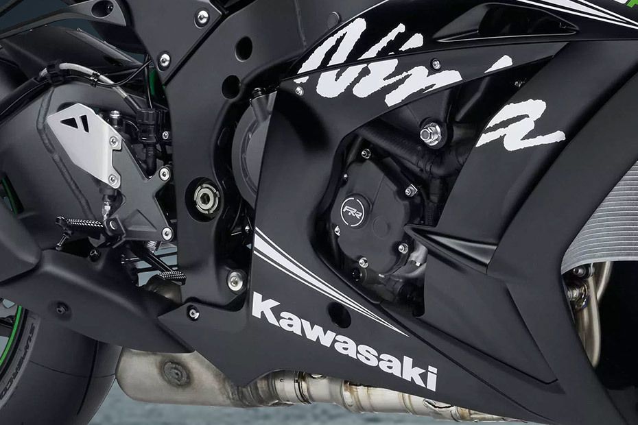 Kawasaki Ninja ZX-10RR Engine View