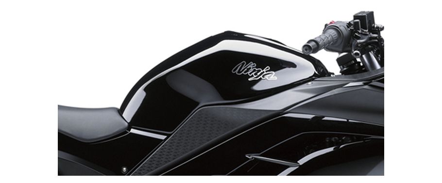 Kawasaki Ninja 250 Fuel Tank View