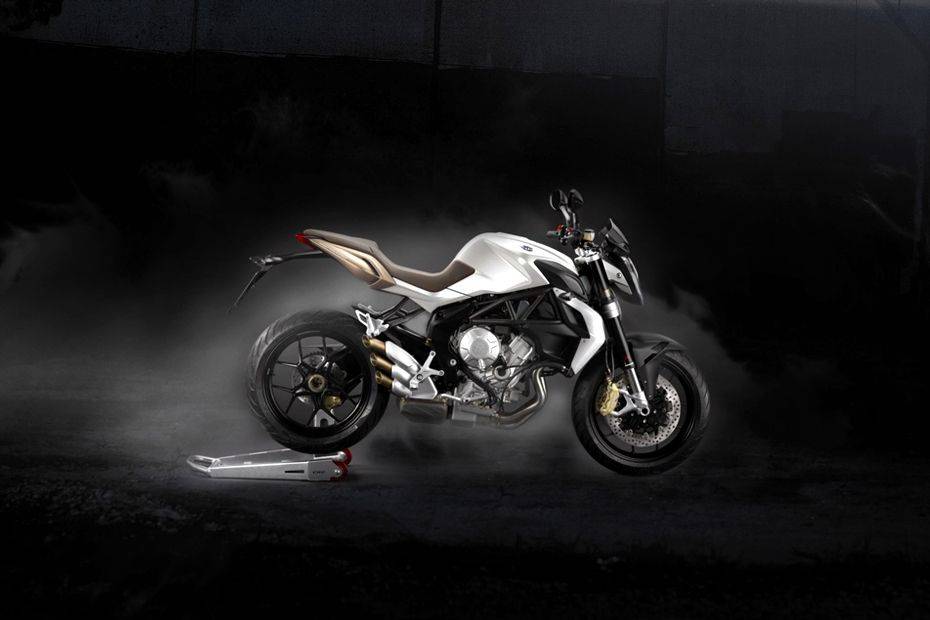 MV Agusta Brutale 675 Right Side Viewfull Image MV Agusta Brutale 675 Right Side Viewfull Image
