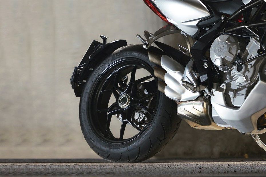 MV Agusta Rivale 800 Rear Tyre