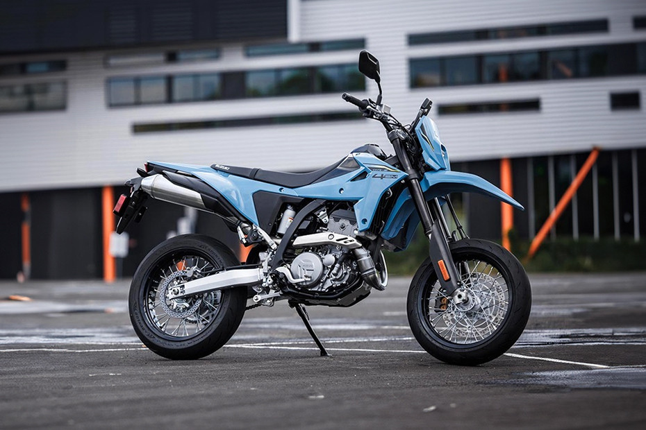 Suzuki DR-Z4SM Right Side Viewfull Image