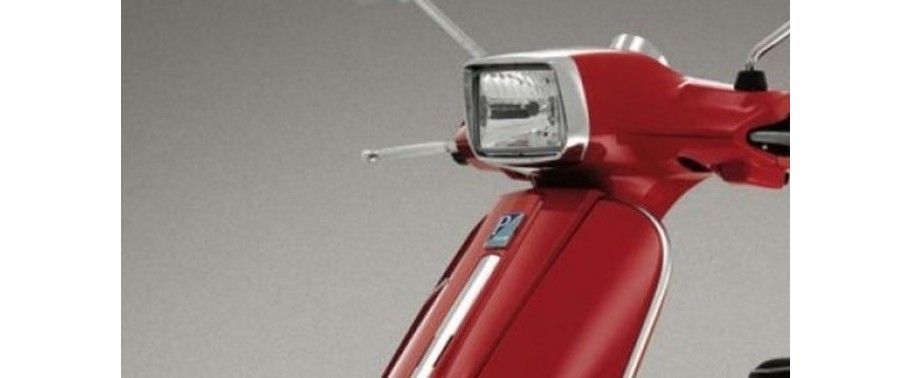 Vespa S 150ie Head Light View Vespa S 150ie Head Light View