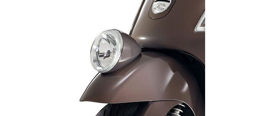 Vespa GTV 300ie Head Light View Vespa GTV 300ie Head Light View