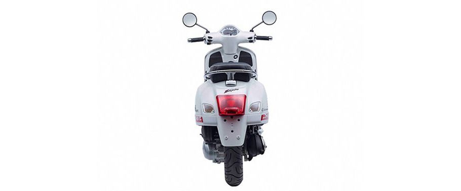 Vespa GTS Super 150 Rear Viewfull Image