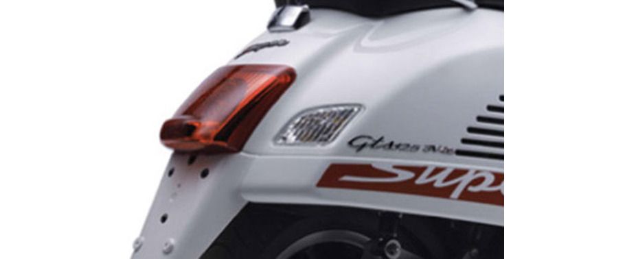 Vespa GTS Super 150 Tail Light View