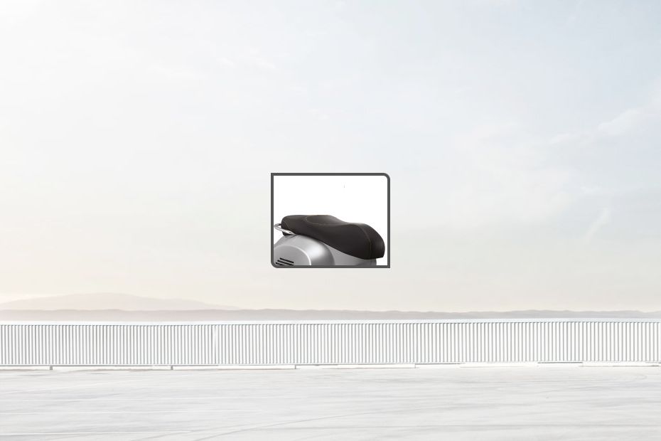 Vespa GTS Super 300 Rider Seat View Vespa GTS Super 300 Rider Seat View