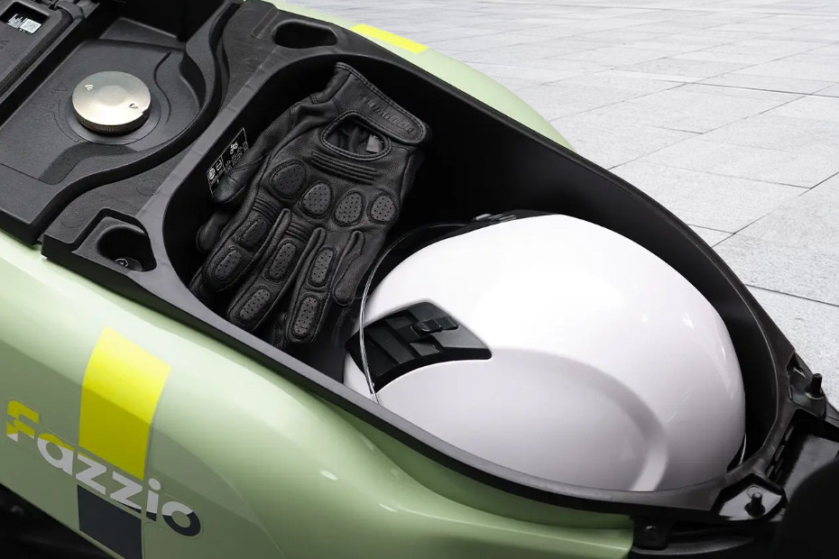 Yamaha Mio Fazzio Seat Storage Side View Yamaha Mio Fazzio Seat Storage Side View