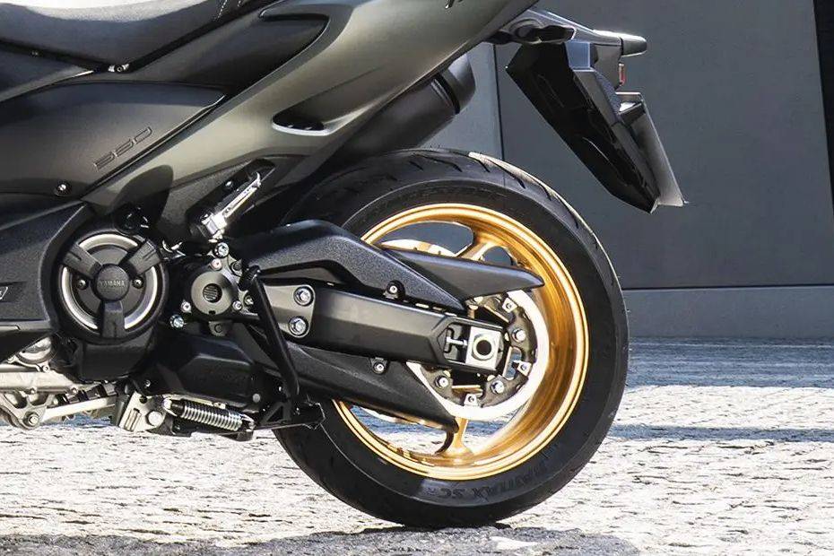 Yamaha TMAX Techmax Rear Tyre Yamaha TMAX Techmax Rear Tyre