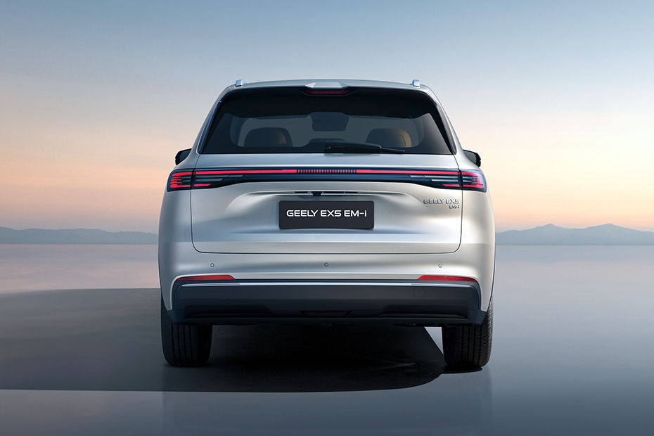 Full Rear View of Geely EX5 EM-i Full Rear View of Geely EX5 EM-i