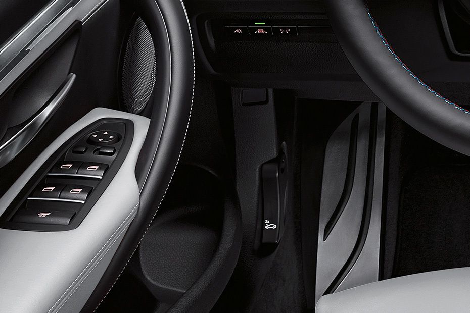 BMW M4 Coupe Drivers Side In Side Door Controls BMW M4 Coupe Drivers Side In Side Door Controls